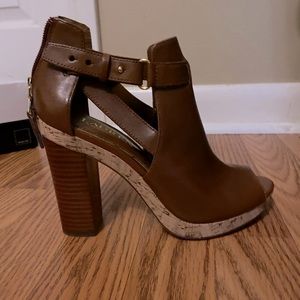 Lauren Ralph Lauren Cognac colored heel. Size 6 .
